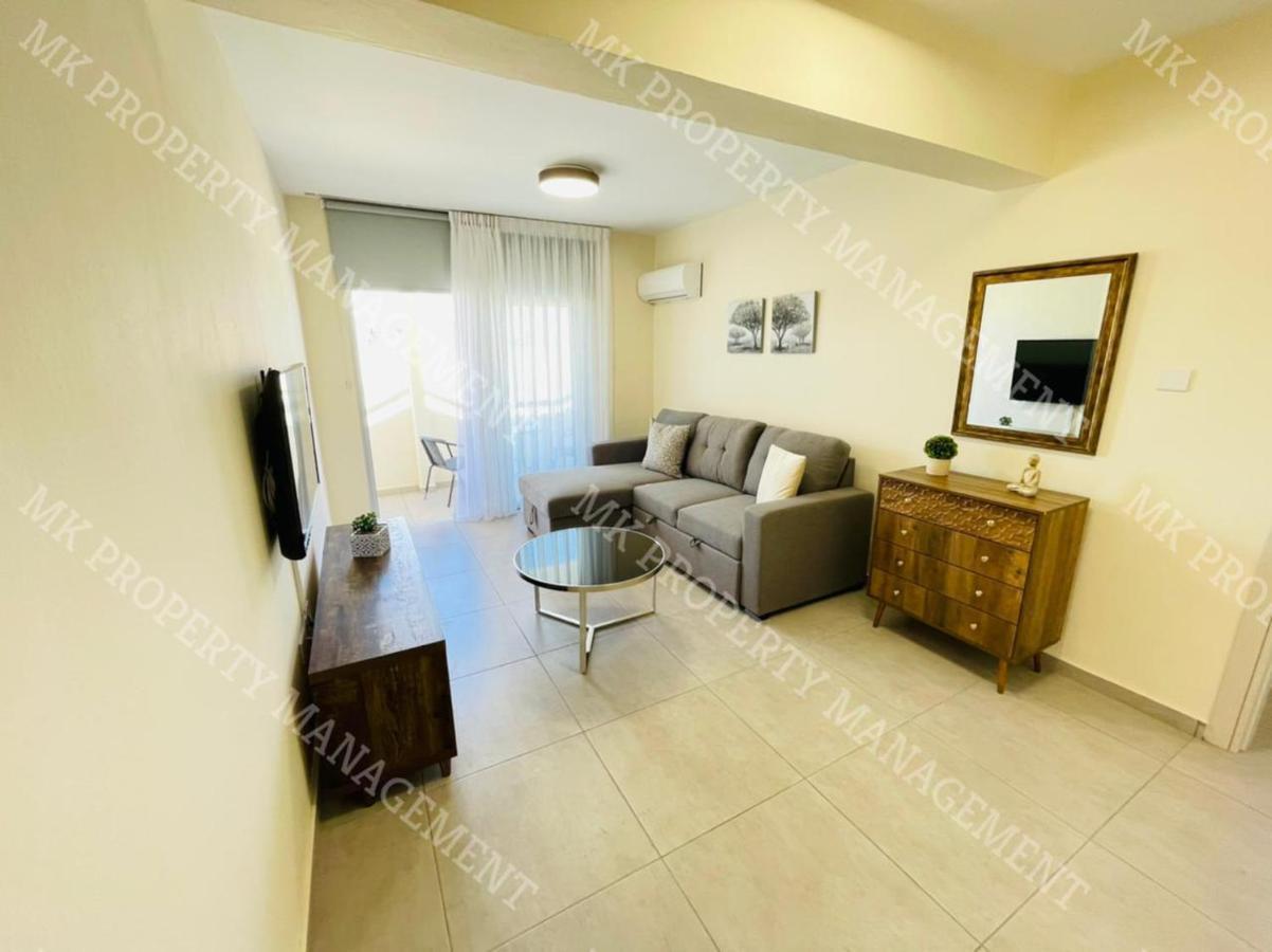 Milos City Center Apts No.34 라르나카 외부 사진