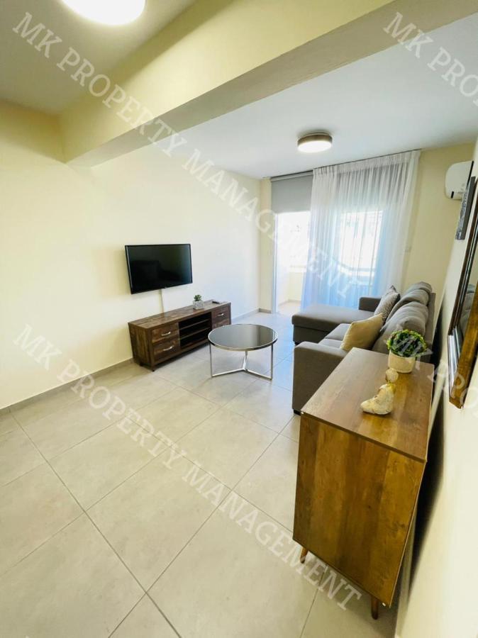 Milos City Center Apts No.34 라르나카 외부 사진