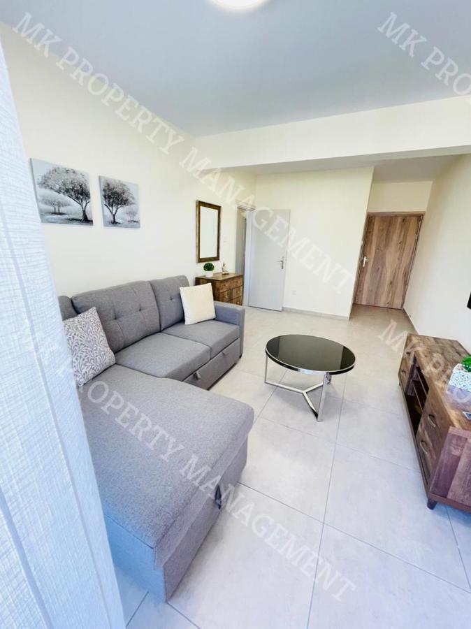 Milos City Center Apts No.34 라르나카 외부 사진