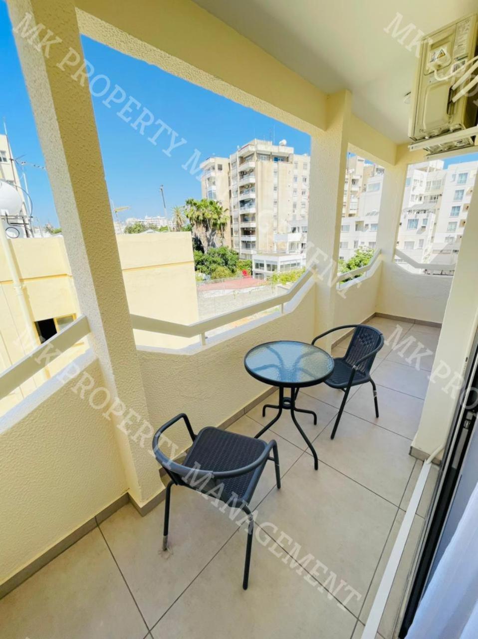 Milos City Center Apts No.34 라르나카 외부 사진